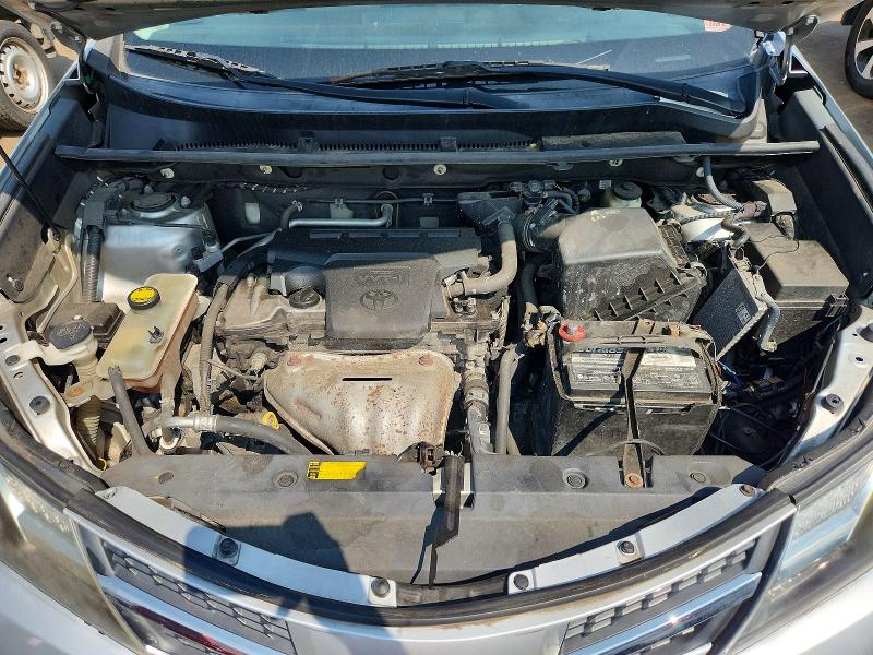 Photo 11 from auction – 2015 TOYOTA RAV4 with VIN 2T3BFREV9FW345922