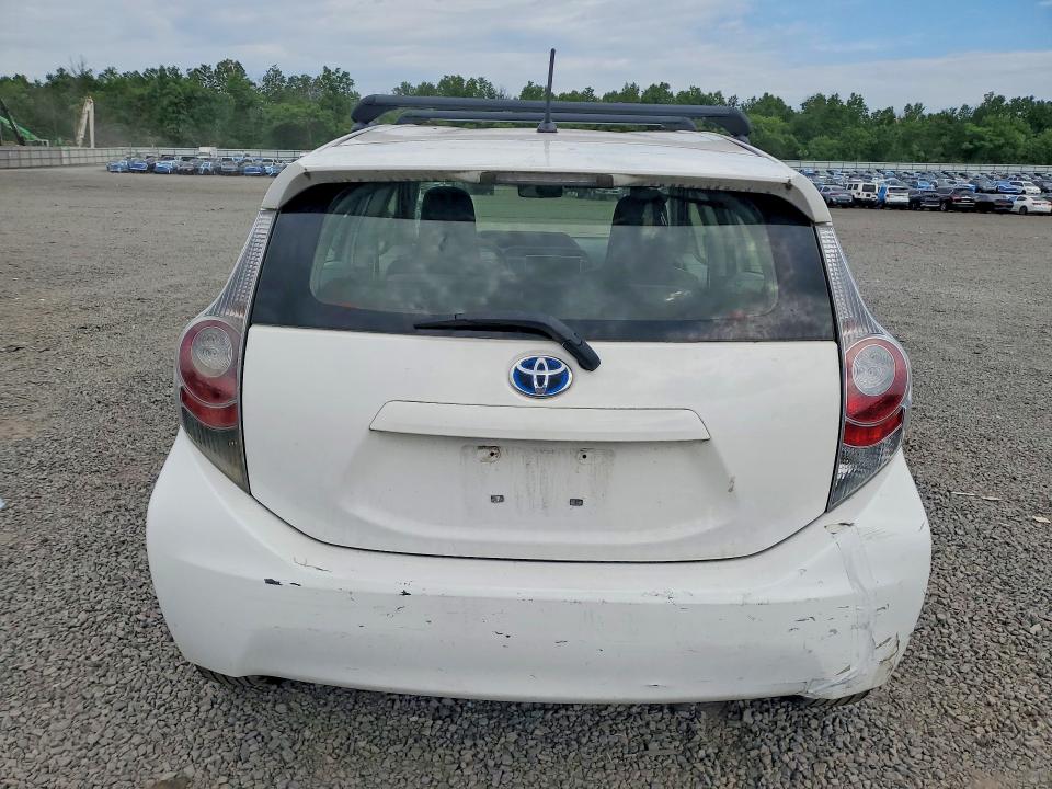 Photo 6 from auction – 2014 TOYOTA PRIUS C with VIN JTDKDTB39E1567718