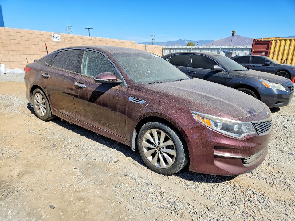 Photo 4 from auction – 2016 KIA OPTIMA with VIN 5XXGU4L33GG091354