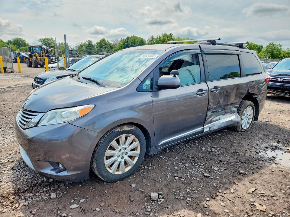 TOYOTA SIENNA 2015 with VIN 5TDJK3DC3FS127366 - Photo from auction