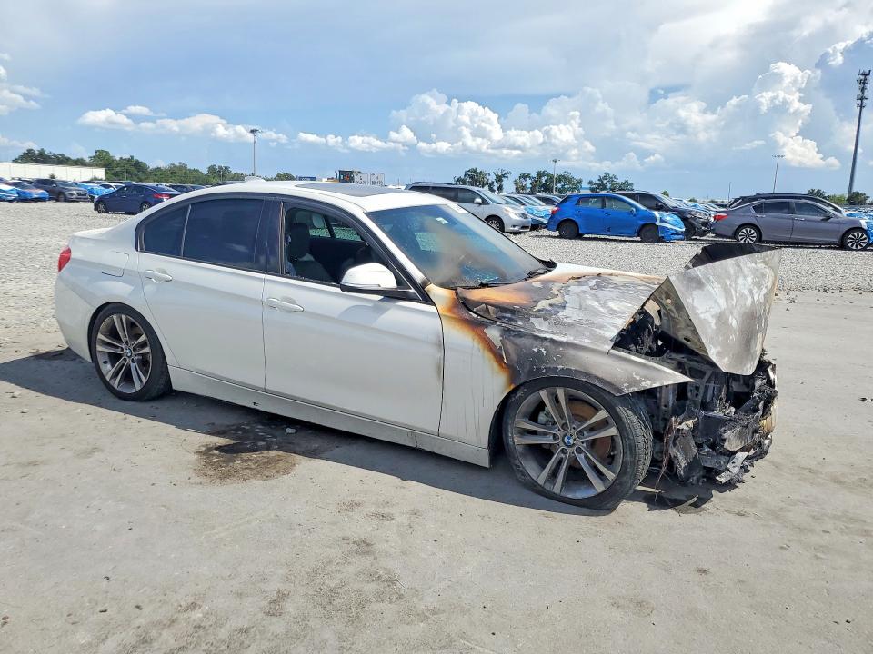 Photo 4 from auction – 2014 BMW 328 with VIN WBA3A5C57EJ463525