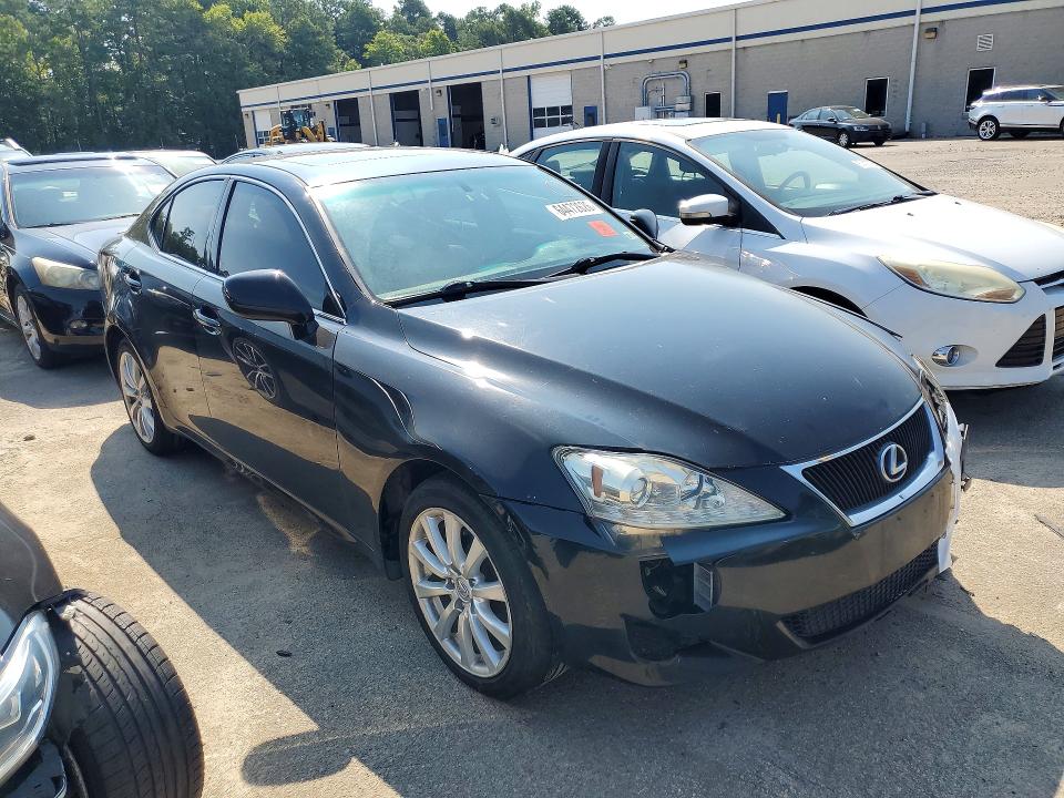 Photo 4 from auction – 2008 LEXUS IS with VIN JTHCK262885025382