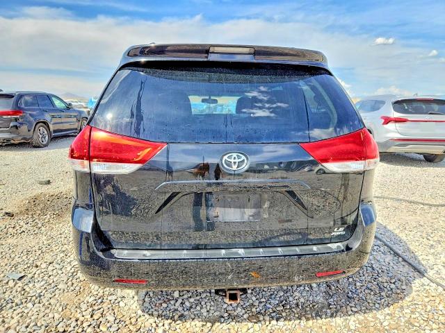 Photo 6 from auction – 2011 TOYOTA SIENNA with VIN 5TDJK3DC2BS001123