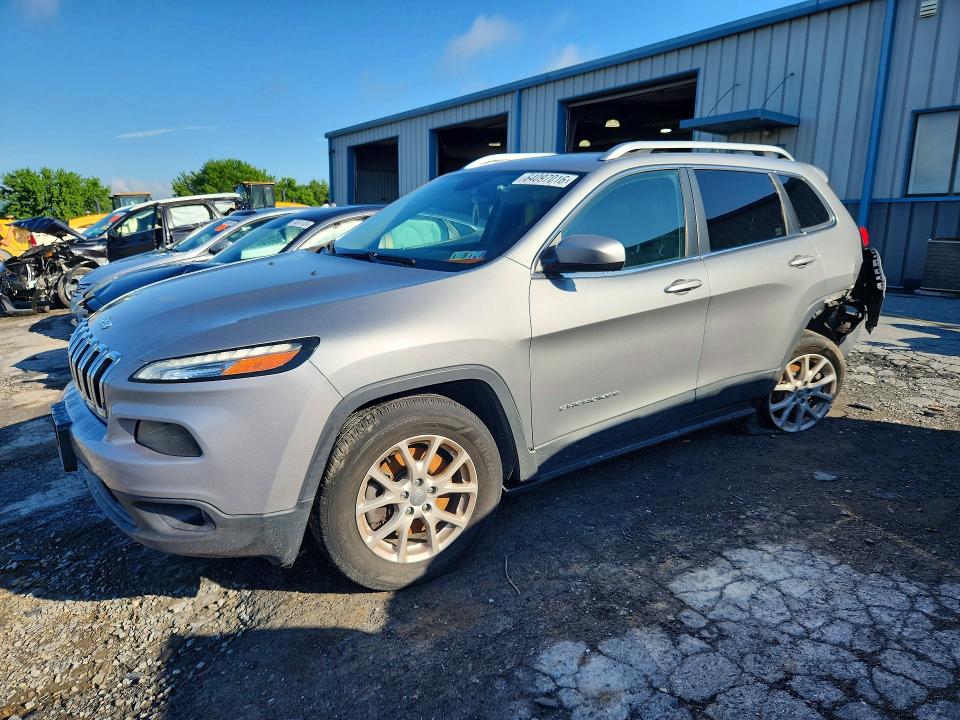 JEEP CHEROKEE 2016 مع رقم تعريف المركبة 1C4PJMCB6GW102815 - صورة من المزاد