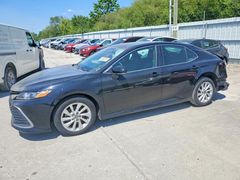 TOYOTA CAMRY 2022 with VIN 4T1R11BK4NU053045 - Photo from auction