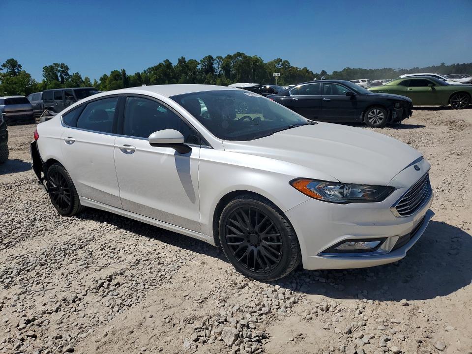Photo 4 from auction – 2017 FORD FUSION with VIN 3FA6P0HD3HR353069