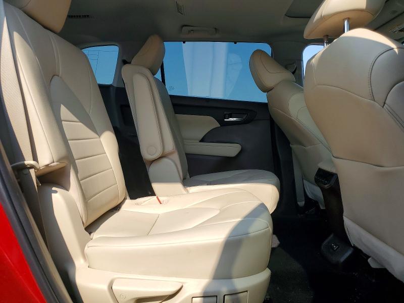 Photo 11 from auction – 2022 TOYOTA HIGHLANDER with VIN 5TDHZRBH0NS219478