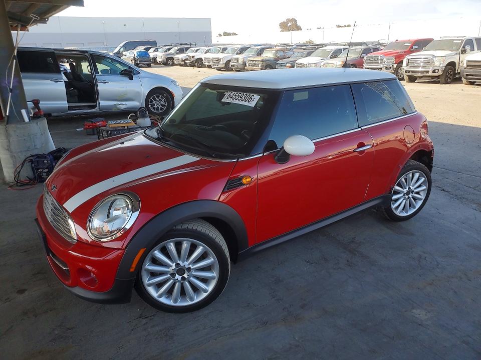 MINI COOPER 2011 with VIN WMWSU3C52BTX96884 - Photo from auction