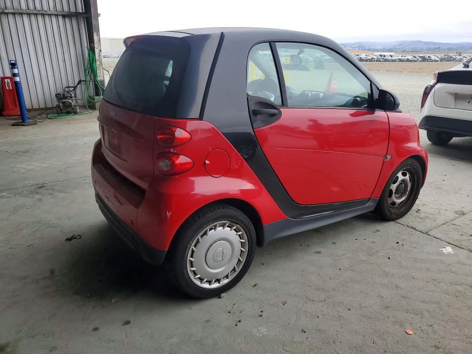 Foto 3 de la subasta – 2013 SMART FORTWO con VIN WMEEJ3BA4DK666980