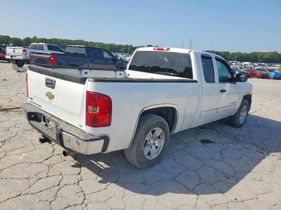 Photo 3 from auction – 2010 CHEVROLET SILVERADO with VIN 1GCSCSE02AZ289402
