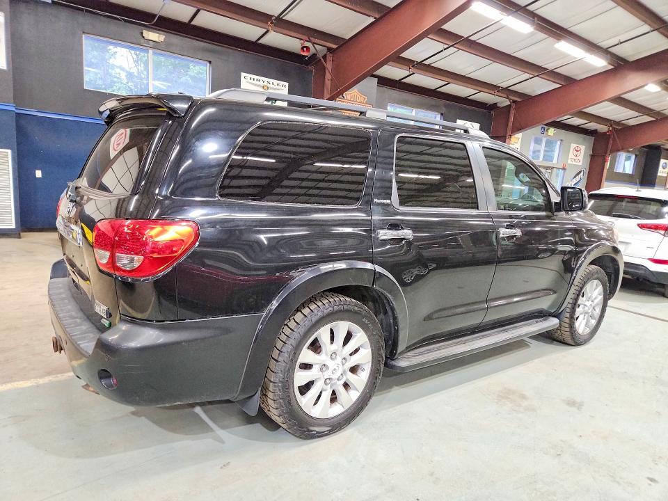 Photo 3 from auction – 2012 TOYOTA SEQUOIA with VIN 5TDDW5G12CS059404