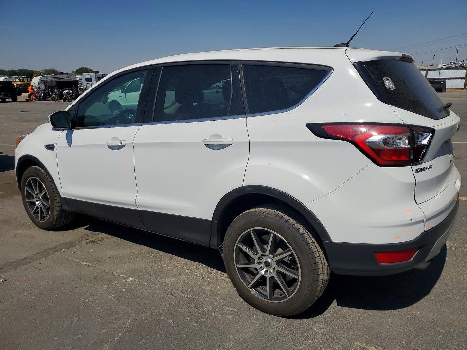Photo 2 from auction – 2017 FORD ESCAPE with VIN 1FMCU9G99HUE48473