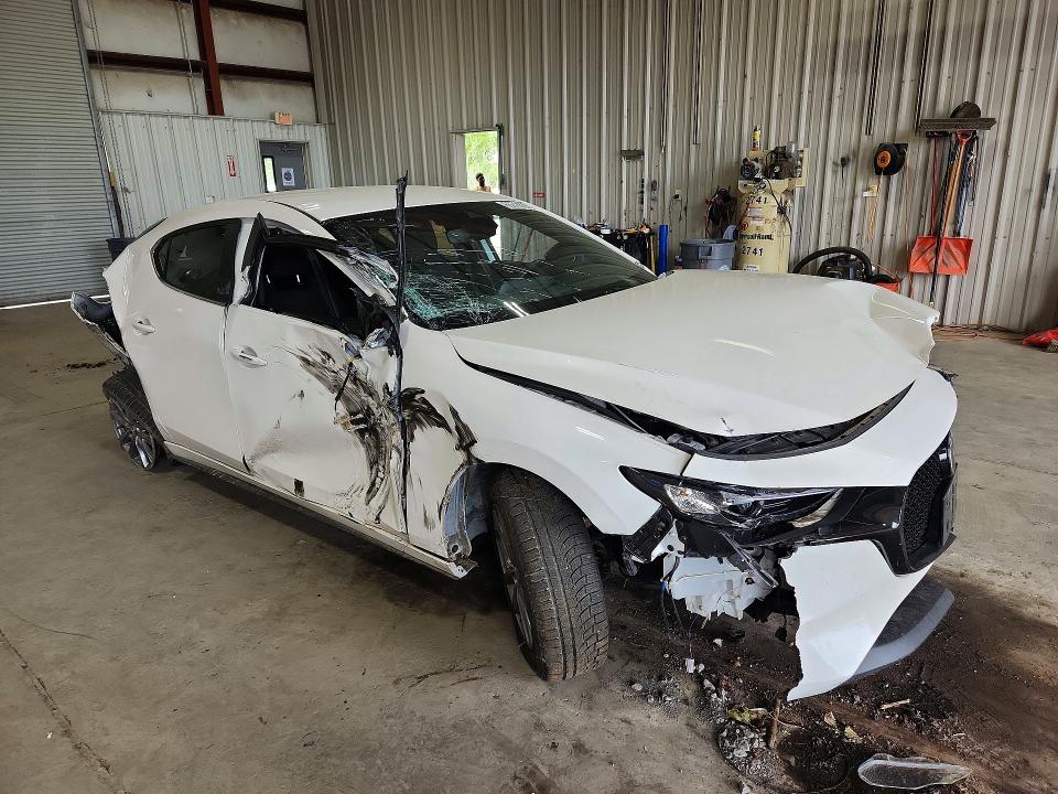 Photo 4 from auction – 2022 MAZDA 3 with VIN JM1BPAJL1N1519000