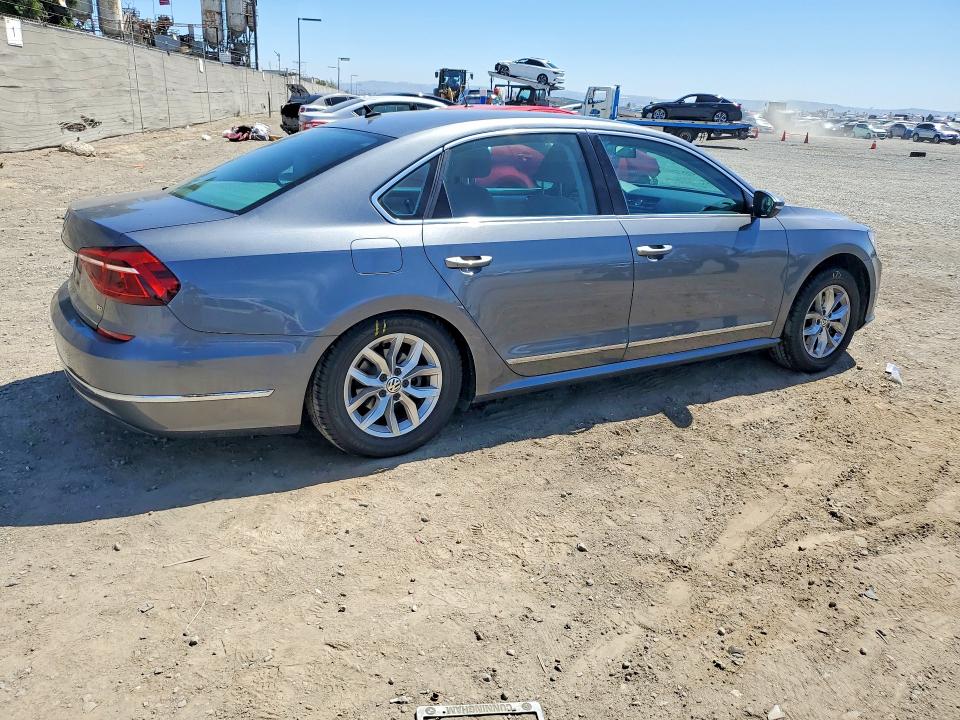 Photo 3 from auction – 2017 VOLKSWAGEN PASSAT with VIN 1VWAT7A3XHC080699