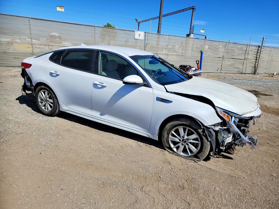 Photo 4 from auction – 2016 KIA OPTIMA with VIN 5XXGT4L32GG065038