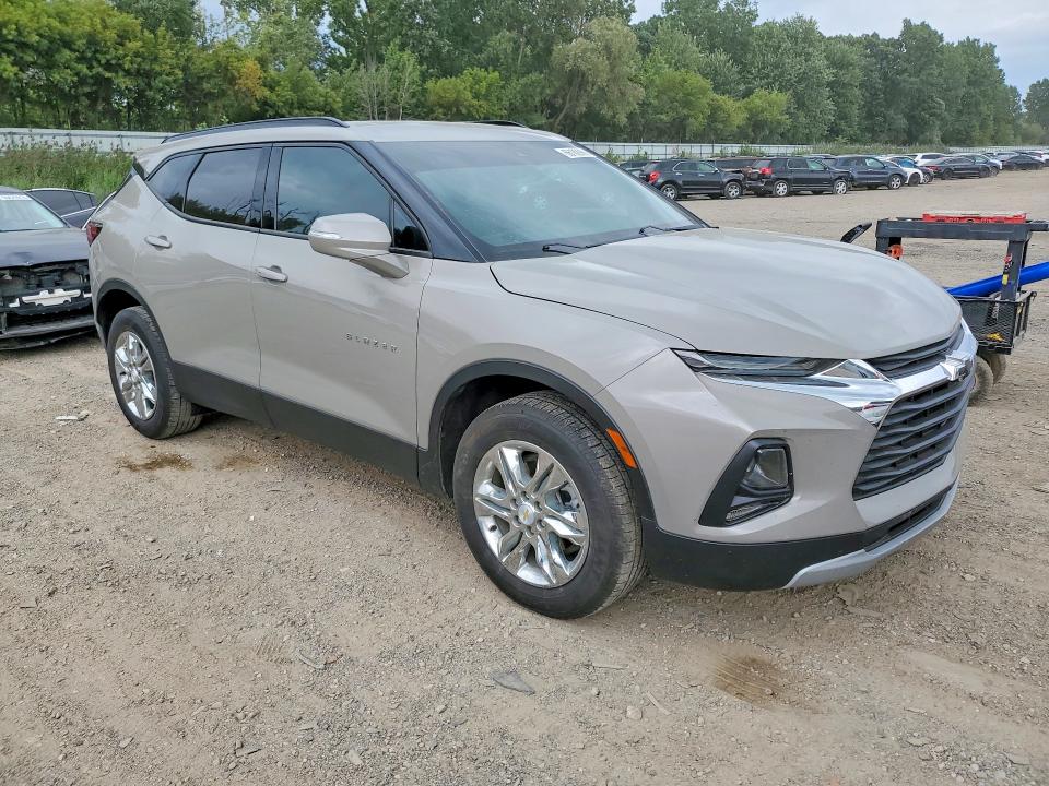 Photo 4 from auction – 2021 CHEVROLET BLAZER with VIN 3GNKBCR4XMS561970
