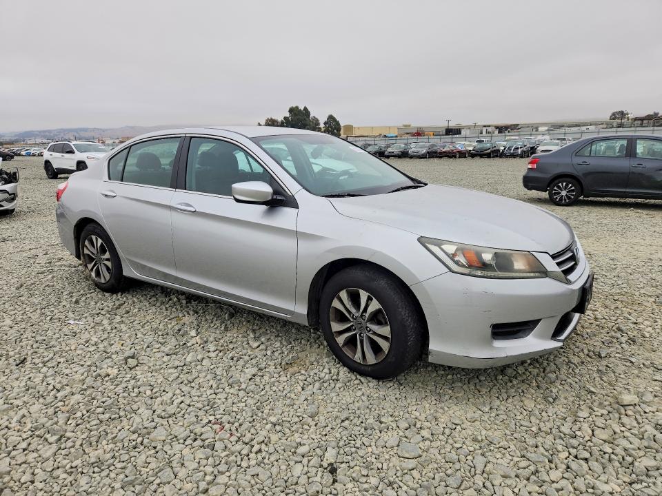 Photo 4 from auction – 2015 HONDA ACCORD with VIN 1HGCR2F35FA087253