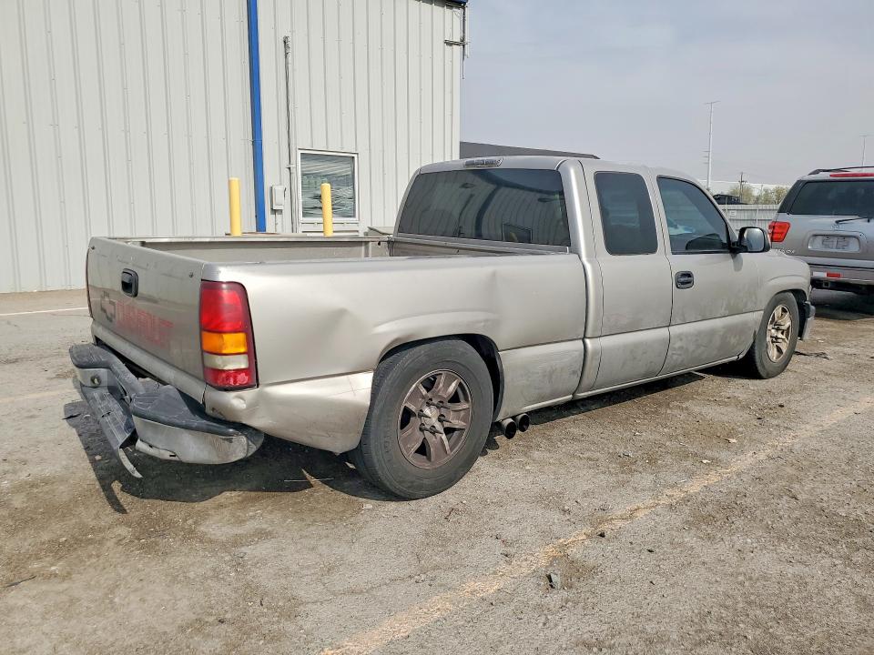 Photo 3 from auction – 2000 CHEVROLET SILVERADO with VIN 2GCEC19V2Y1135191