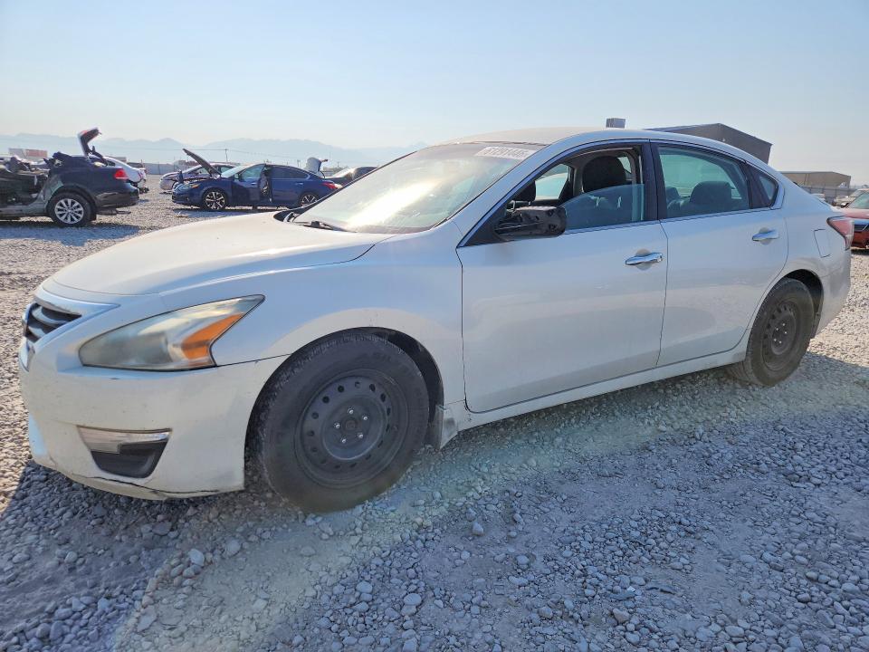 NISSAN ALTIMA 2015 with VIN 1N4AL3AP4FN330346 - Photo from auction