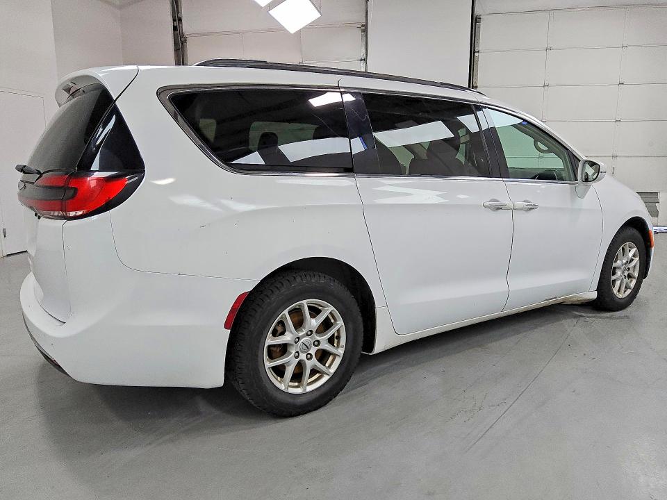 Photo 3 from auction – 2021 CHRYSLER PACIFICA with VIN 2C4RC1BG8MR574713