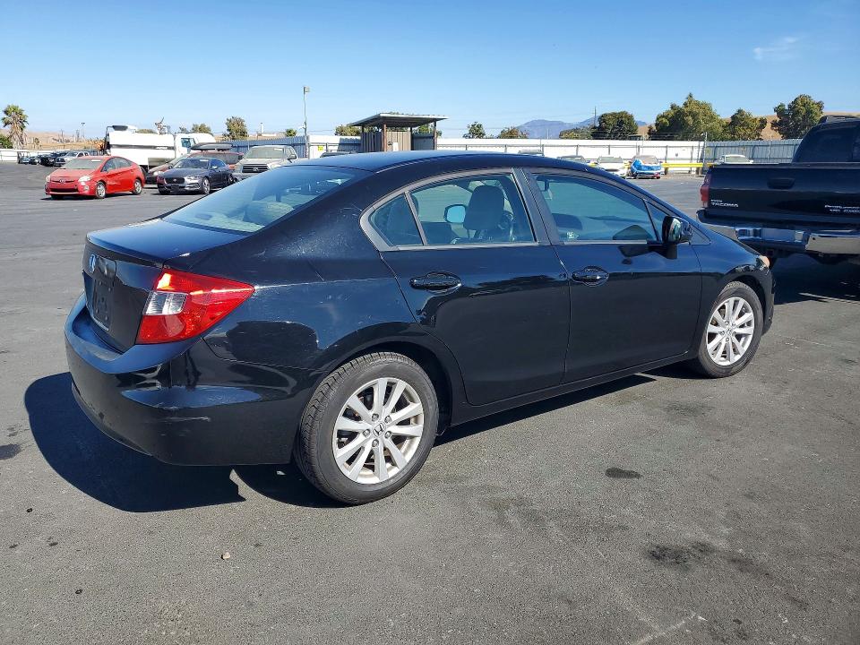 Photo 3 from auction – 2012 HONDA CIVIC with VIN 19XFB2F93CE300259