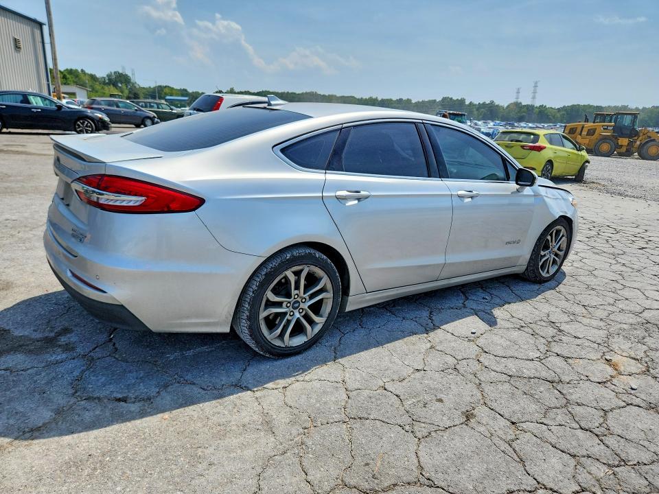 Photo 3 from auction – 2019 FORD FUSION with VIN 3FA6P0RU0KR121891