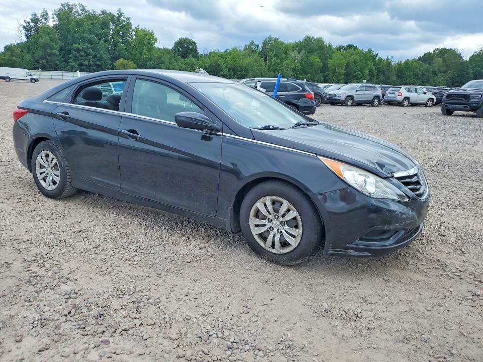 Photo 4 from auction – 2011 HYUNDAI SONATA with VIN 5NPEB4AC1BH121884
