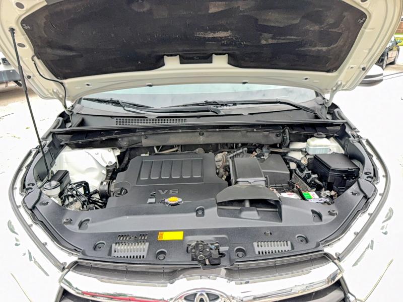 Photo 7 from auction – 2014 TOYOTA HIGHLANDER with VIN 5TDBKRFH1ES015566
