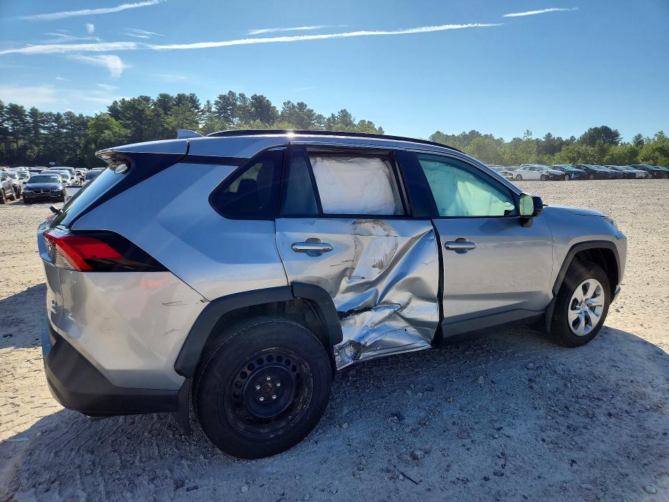 Photo 3 from auction – 2019 TOYOTA RAV4 with VIN 2T3F1RFV8KW047726
