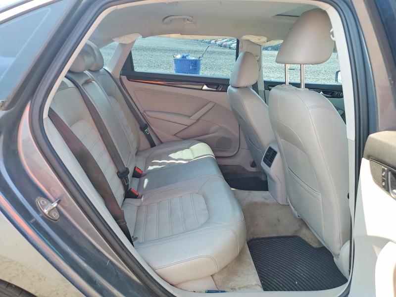 Photo 10 from auction – 2015 VOLKSWAGEN PASSAT with VIN 1VWCV7A33FC083430