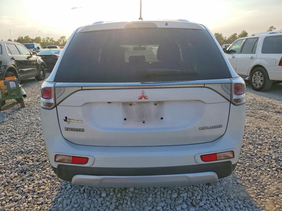 Photo 6 from auction – 2015 MITSUBISHI OUTLANDER with VIN JA4AD3A33FZ003282
