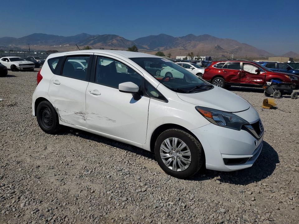 Снимка 4 от търг – 2018 NISSAN VERSA NOTE с VIN 3N1CE2CP4JL353657