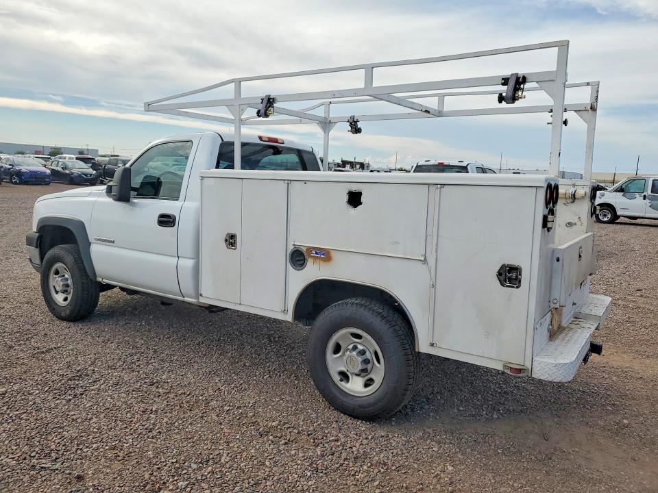 Photo 2 from auction – 2005 CHEVROLET SILVERADO with VIN 1GCHC24U35E222030