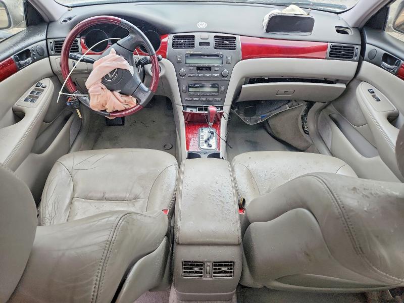 Photo 8 from auction – 2002 LEXUS ES with VIN JTHBF30G620011835