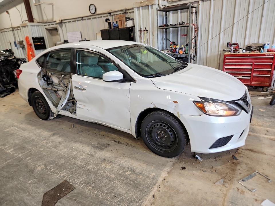 Zdjęcie 4 z aukcji – 2016 NISSAN SENTRA z VIN 3N1AB7AP4GL662148
