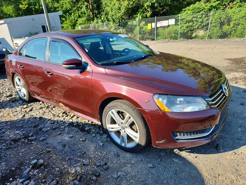 Photo 4 from auction – 2013 VOLKSWAGEN PASSAT with VIN 1VWAP7A38DC043133