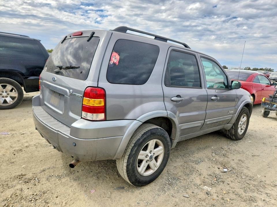Photo 3 from auction – 2007 FORD ESCAPE with VIN 1FMCU49H77KA91635
