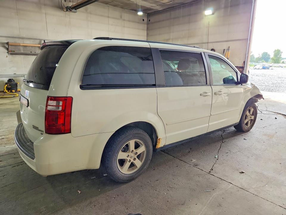 Photo 3 from auction – 2010 DODGE GRAND CARAVAN with VIN 2D4RN4DE5AR265044