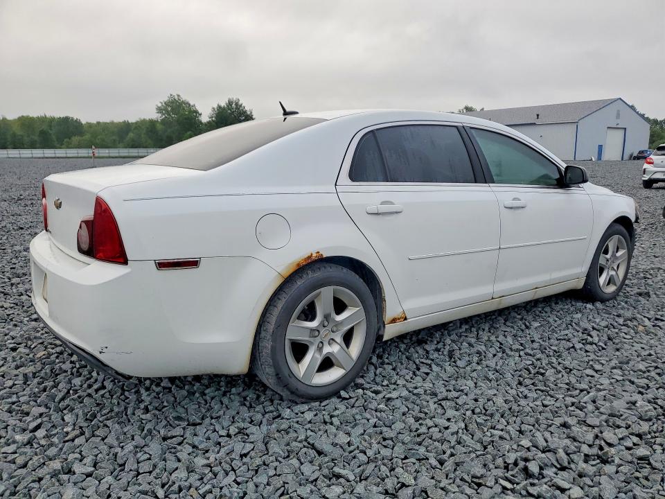 Photo 3 from auction – 2011 CHEVROLET MALIBU with VIN 1G1ZB5E1XBF195002