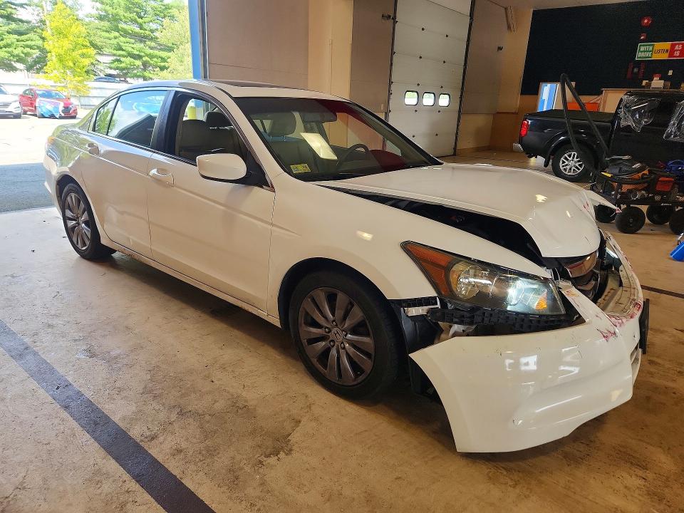 Photo 4 from auction – 2011 HONDA ACCORD with VIN 1HGCP2F84BA022003