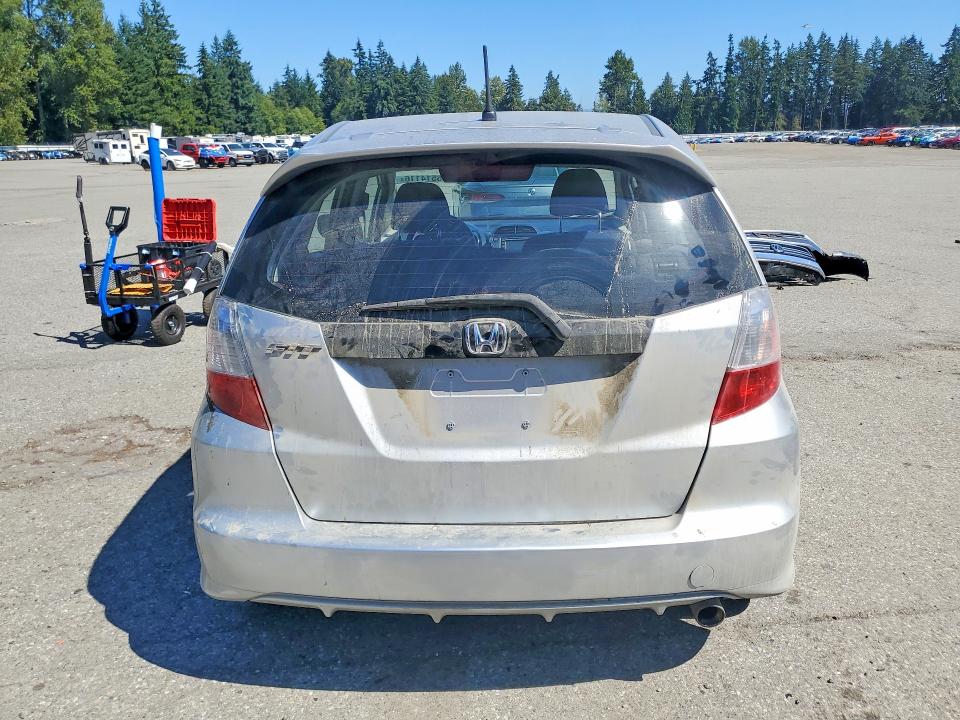 Photo 6 from auction – 2013 HONDA FIT with VIN JHMGE8H69DC004669