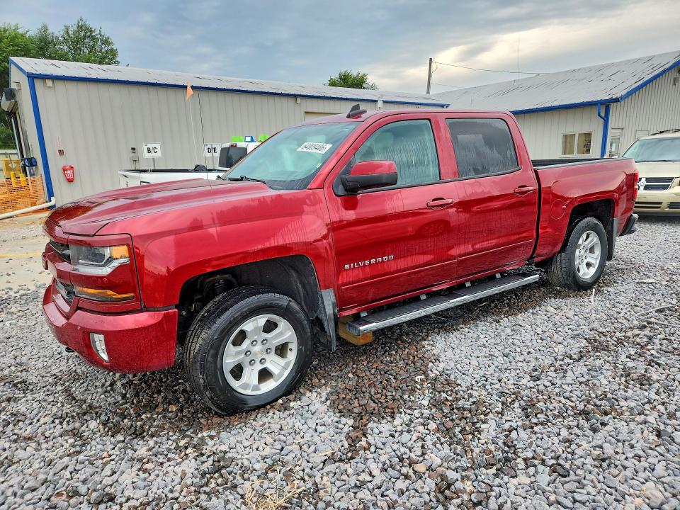 CHEVROLET SILVERADO 2018 with VIN 3GCUKREC2JG207358 - Photo from auction