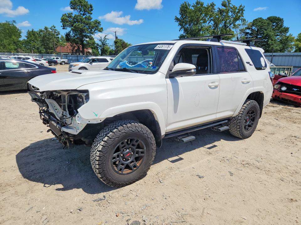TOYOTA 4RUNNER 2018 with VIN JTEBU5JR2J5511961 - Photo from auction
