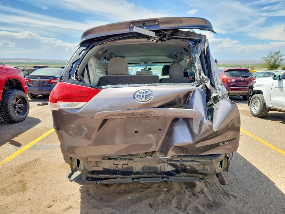Photo 6 from auction – 2011 TOYOTA SIENNA with VIN 5TDKK3DC5BS037036
