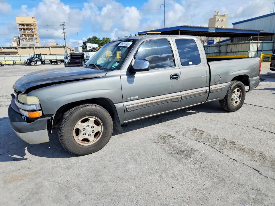 CHEVROLET SILVERADO 2002 with VIN 2GCEC19TX21371934 - Photo from auction