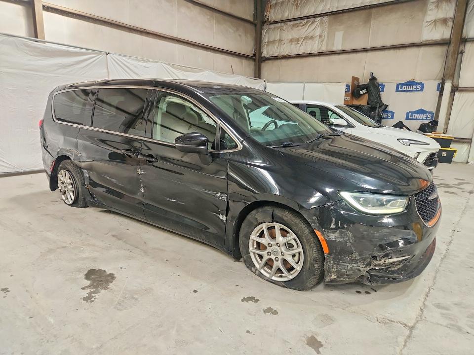 Photo 4 from auction – 2023 CHRYSLER PACIFICA with VIN 2C4RC1BG0PR627277