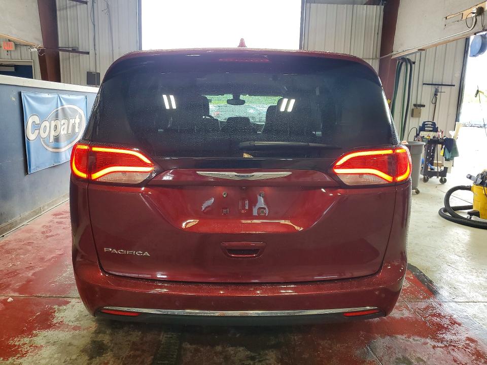 Photo 6 from auction – 2017 CHRYSLER PACIFICA with VIN 2C4RC1EG8HR542488