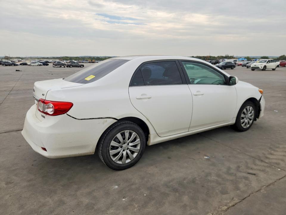 Photo 3 from auction – 2013 TOYOTA COROLLA with VIN 2T1BU4EE5DC001570