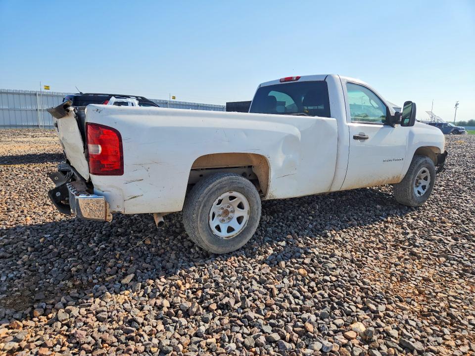 Photo 3 from auction – 2007 CHEVROLET SILVERADO with VIN 1GCEC14X17Z632229