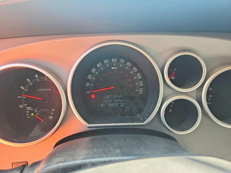 Photo 9 from auction – 2012 TOYOTA SEQUOIA with VIN 5TDDW5G18CS071623